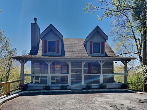 Angels View 3 Bedrooms Sleeps 10 Golfing Walk to Pool Hot Tub - main image