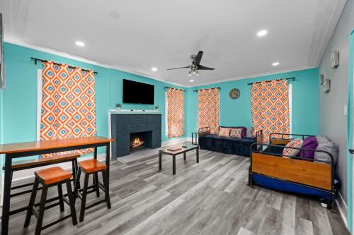 Spacious Montrose Apartment Close to Downtown Houston