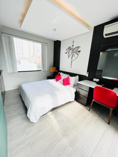 One-Bedroom Apartment image 7