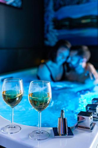 Hot tub, Moments de douceur - Suite Laponie et Suite Tahiti in Saint-Clair