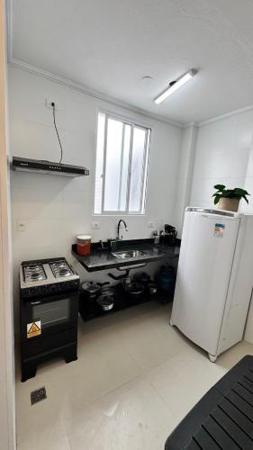 Kitchen, Studio 909 pitangueiras - na quadra da praia! near Bom Gosto