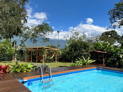 Swimming pool, El Jardin Casa de Campo in Calarca
