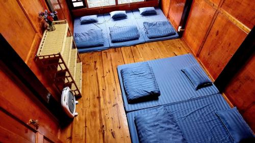6 futon beds