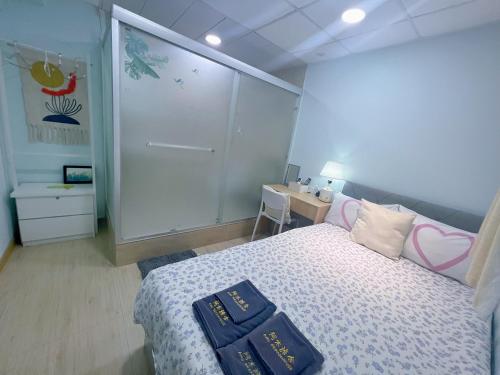room detail thumbnail 1