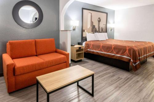 Super 8 by Wyndham Grand Prairie Southwest - image 33