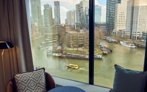 Mainport Design Hotel - image 10