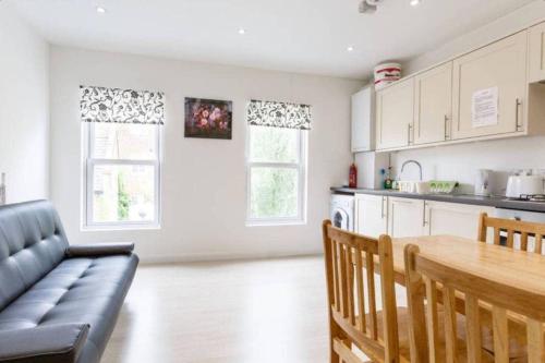 Central 4 Bed Flat in Islington London