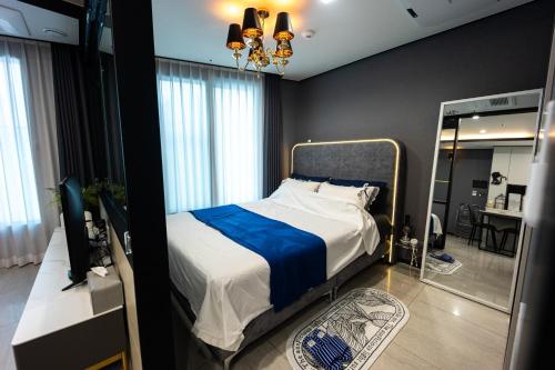 부산 해변 1분! 무료주차 사우나 헬스 (1 minute to the beach! Free parking! Sauna and gym) 싱글룸 스위트룸