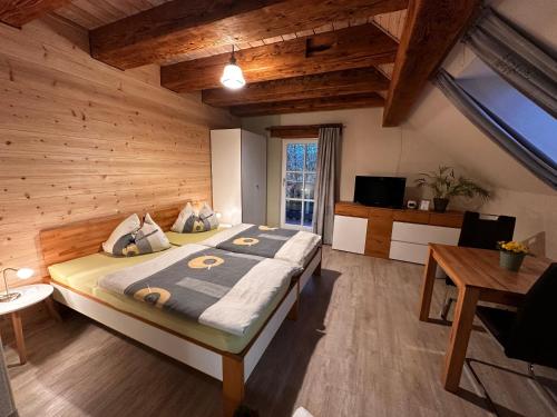 Gästehaus Roensch Room Type - Apartment with Balcony