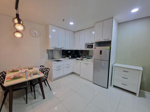 Mercu summer suites Klcc 2BR apartment by ATIQ - image 14
