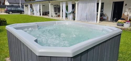 2 bedrooms, 4 beds