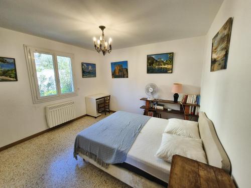 Villa 3 chambres au centre de Saint Mandrier village in แซงต์ มองดรีเย ซูร์ แม