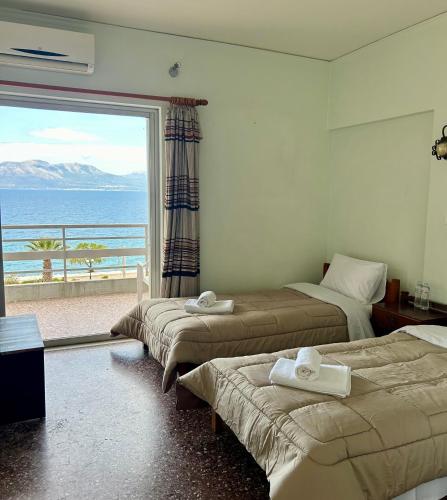 Alexandros Kalamos Hotel in Аджія Апостолі