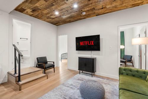 Perfect 2BR Near Universal Studios By Poshguest in Santa Clarita