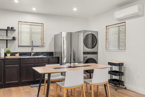 Perfect 2BR Near Universal Studios By Poshguest in Santa Clarita