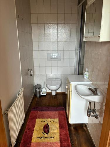Fürdőszoba, Ferienwohnung Monteurswohnung für 1 bis 8 Personen (Ferienwohnung Monteurswohnung fur 1 bis 8 Personen) in Diebach