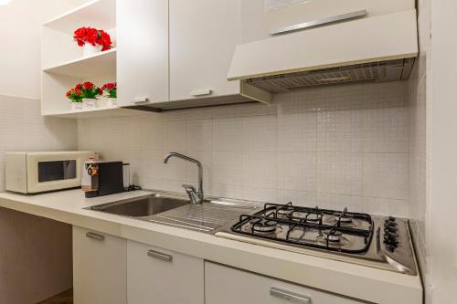 One-Bedroom Apartment image 10