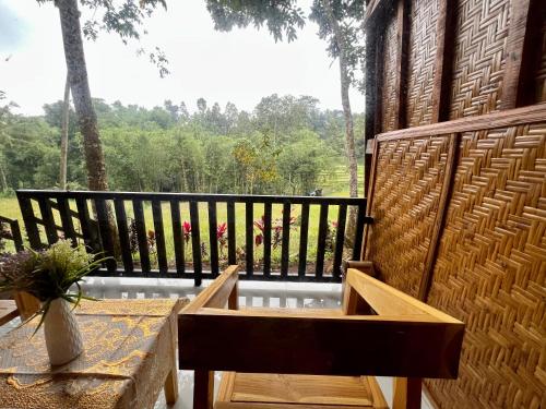 ระเบียง/ชานเรือน, Azhani Bungalow in ซิกูร์