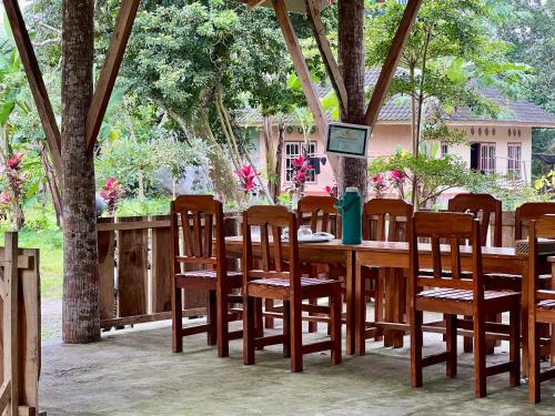 สวน, Azhani Bungalow in ซิกูร์