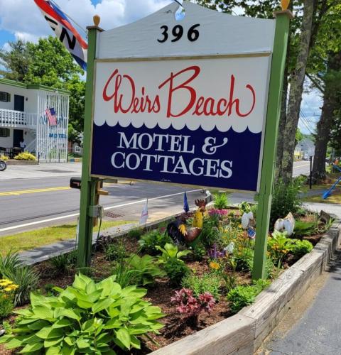 Weirs Beach Motel & Cottages in Weirs Beach, USA