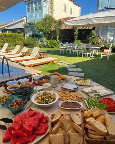 Dort Mevsim Alacati 4