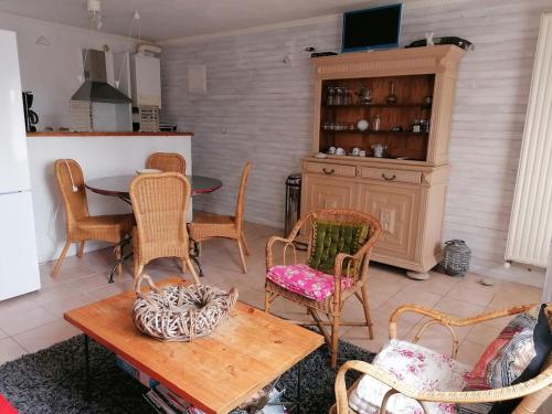 Petite maison avec piscine privée (Petite maison avec piscine privee) in Marsales