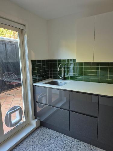 Raumati South Beach Studio in เปคาคาริกิ