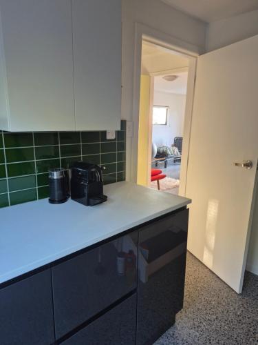 Raumati South Beach Studio in เปคาคาริกิ