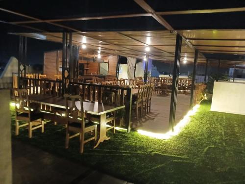 מסעדה, Touraco Suite Hôtel Business (Touraco Suite Hotel Business) in Mbour