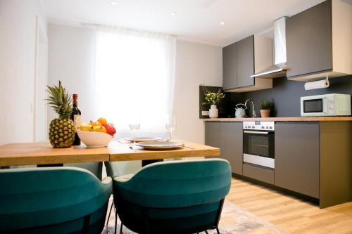 bonquartier - LUXAPT#5 Gemütliches, stilvolles Apartment mit Self Check-In, voll ausgestatteter Küche, Klimaanalage & Parkplatz, Sankt Augustin