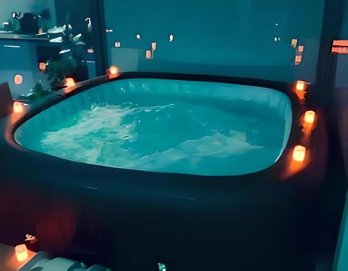 Unique Penthouse with Jacuzzi & Garden, Birmingham