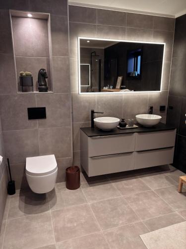 Forest lodge in Tana