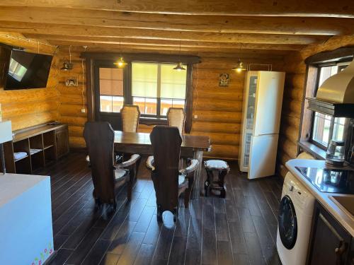 Gostynna sadyba Kit Bayun in Teterivka