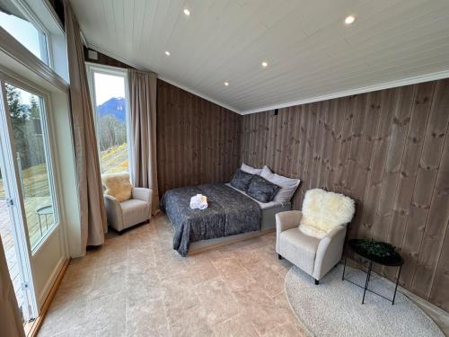 Fjord Cabin with Panoramic View & Private Balcony in Luster