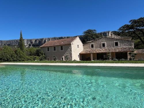 LE MAS AUX CEDRES - Teritoria chambre d'hôte Lioux