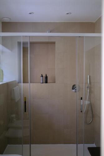 Junior Suite with Balcony image 7