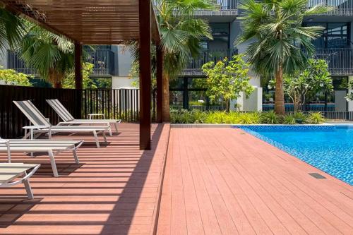 Amazing 1BR with Pool in JVC, Dubái