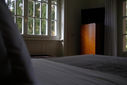 Junior Suite with Balcony image 5
