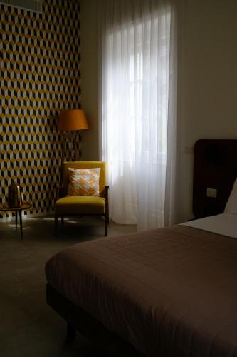 Junior Suite with Balcony image 1
