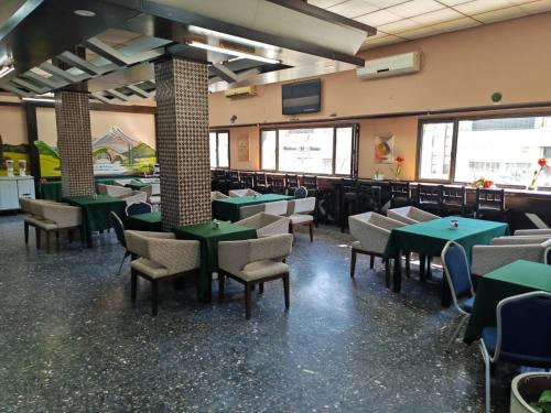 Vestíbulo, New Metropole Hotel in Old City