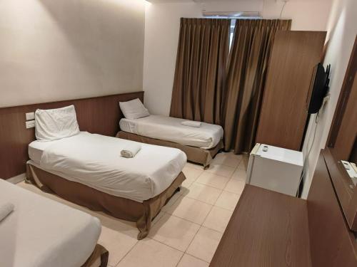 Standard Triple Room room in New Metropole Hotel - Jerusalem