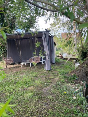 Gite pieds dans l Epte pret de Giverny in Gasny