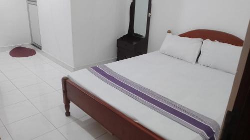 Single Room image 2