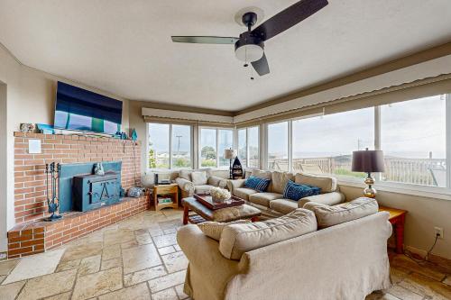 Cozy Carmet Cottage in โนวาโต (CA)