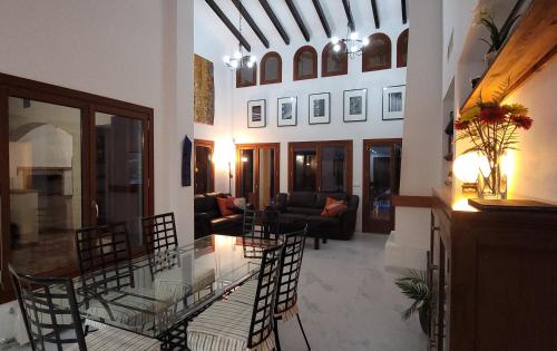 บริการและสิ่งอำนวยความสะดวก, Modern 3 Bedroom Villa with Pool & Garden, Ideal for Families in โล เมดิโก