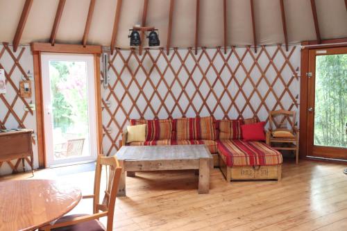 Les Yourtes du Perche in 薩爾特河畔勒梅勒