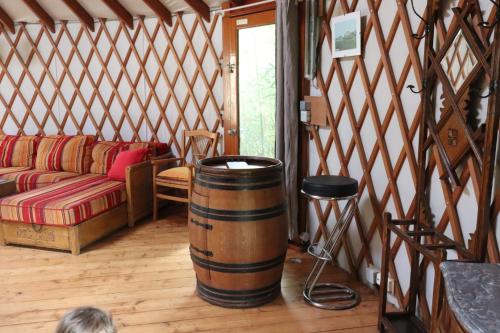 Les Yourtes du Perche in 薩爾特河畔勒梅勒