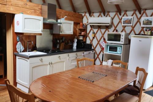 Les Yourtes du Perche in 薩爾特河畔勒梅勒