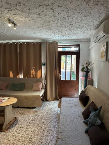 Apartment House Mihaela - image 14