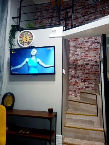 Industrial Art Studio - Top Center - plus Free Vouchers & Gift, Sofia (Foto 9)